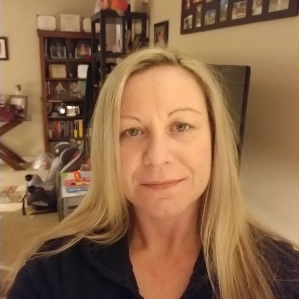 Meet your Posher, Lori